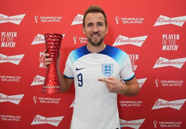 强行征服挺进女侠丰满的身体